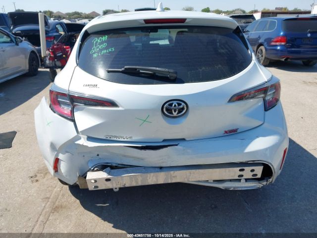 Toyota Corolla Xse Image 10