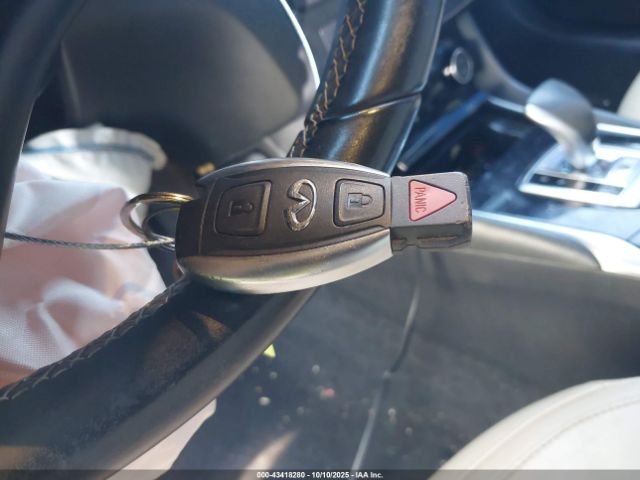 INFINITI Qx Luxury Image 4