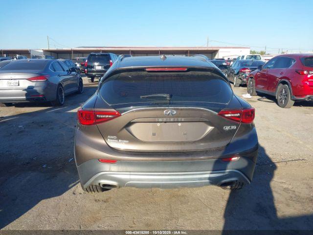 INFINITI Qx Luxury Image 16