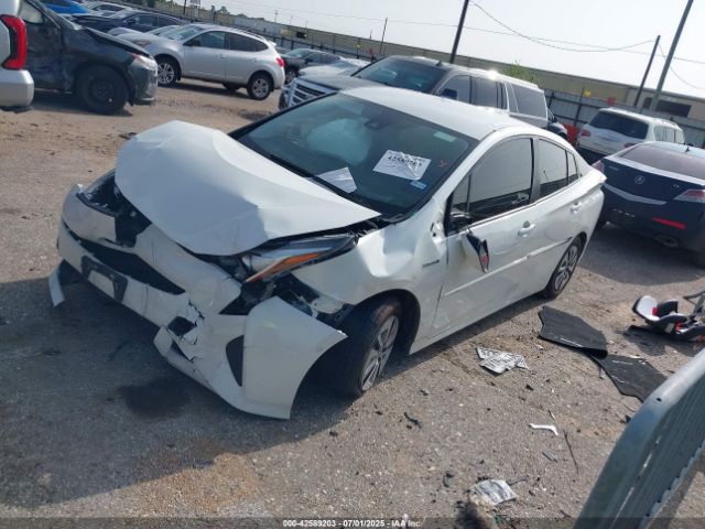 Toyota Prius Two Image 3