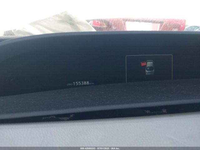 Toyota Prius Two Image 10