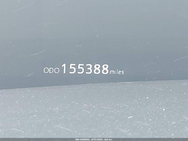 Toyota Prius Two Image 15