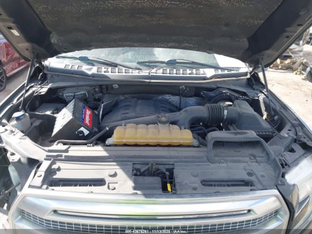 Ford F-150 Platinum Image 17