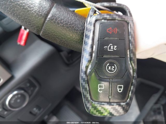 Ford F-150 Platinum Image 11