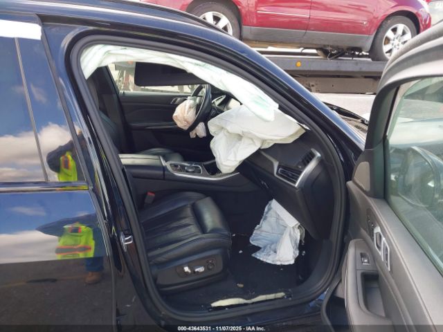 BMW X Series M50i Image 3