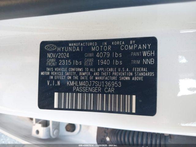 Hyundai ELANTRA Blue Image 17