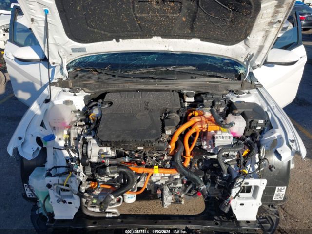 Hyundai ELANTRA Blue Image 8