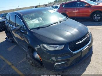 Salvage Chrysler Pacifica