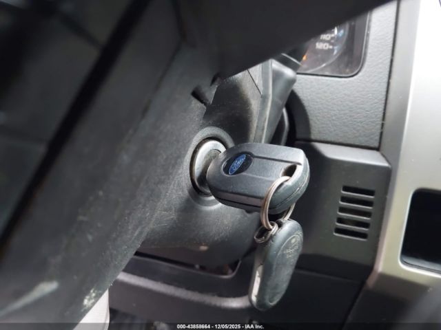 Ford F-150 Xlt Image 13