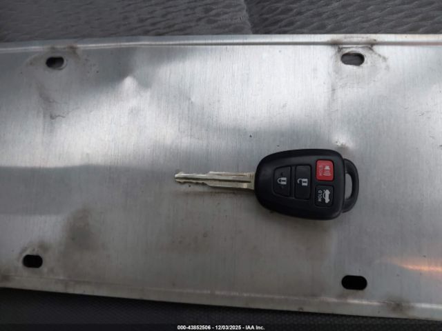 Toyota Corolla Le Image 12