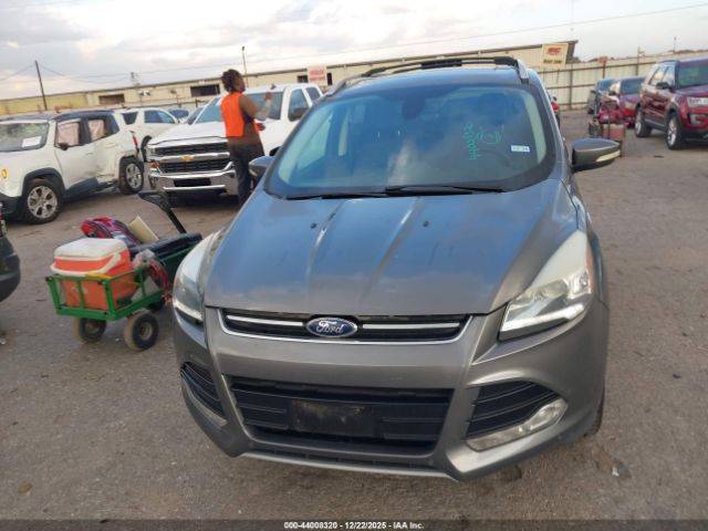 Ford Escape Titanium Image 4