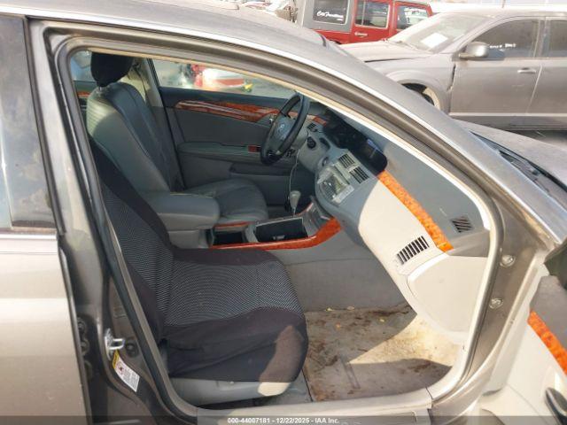 Toyota Avalon Xls Image 8