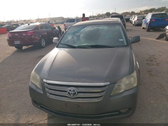 Toyota Avalon Xls Image 3