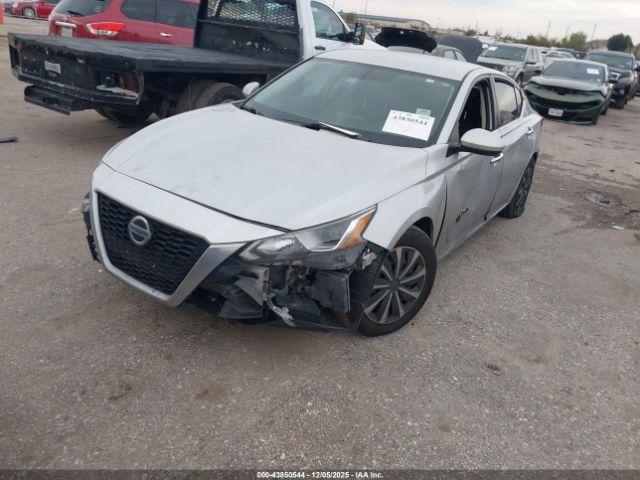 Nissan Altima S Fwd Image 16
