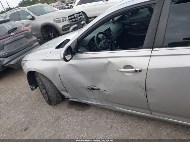 Nissan Altima S Fwd Image 9