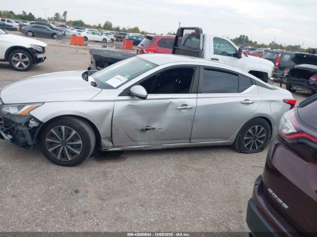 Nissan Altima S Fwd Image 12