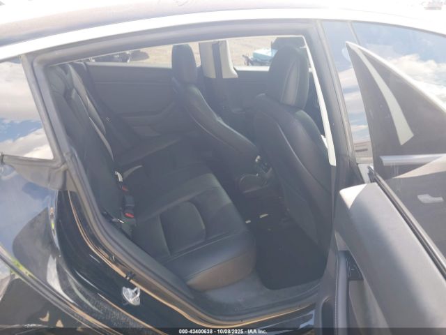 Tesla Model 3 Image 7
