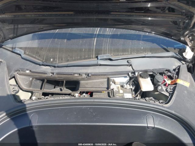 Tesla Model 3 Image 9