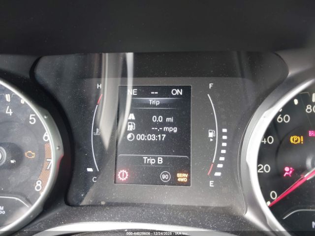 Jeep Compass Latitude 4x4 Image 2