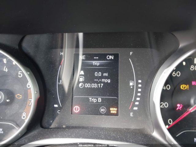 Jeep Compass Latitude 4x4 Image 2