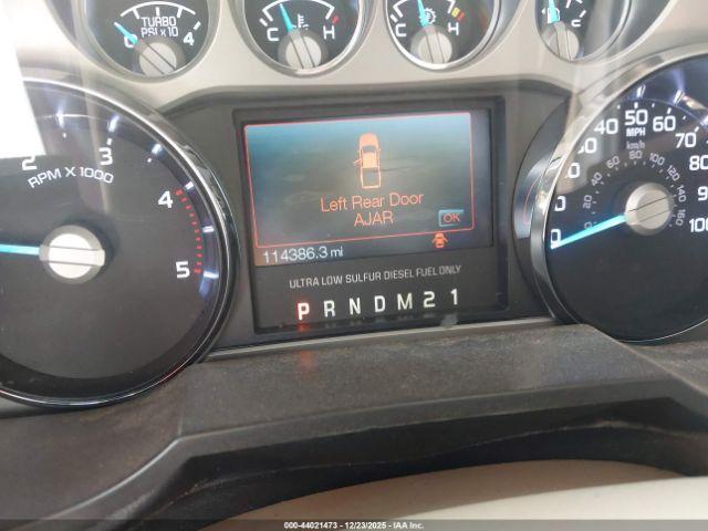 Ford F-350 Lariat Image 7