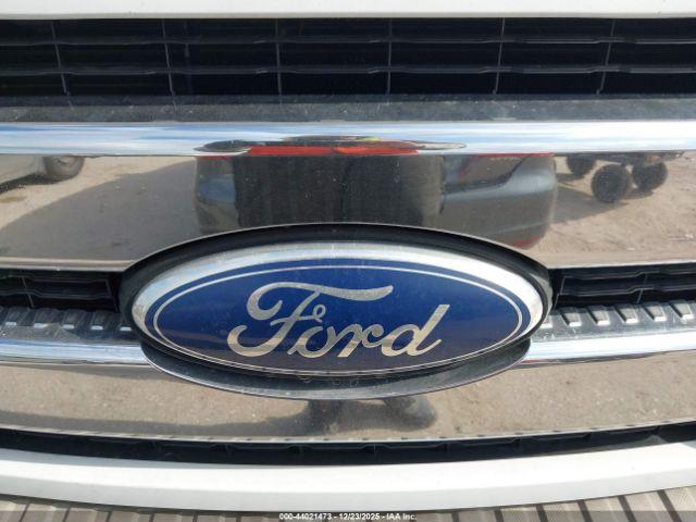 Ford F-350 Lariat Image 10