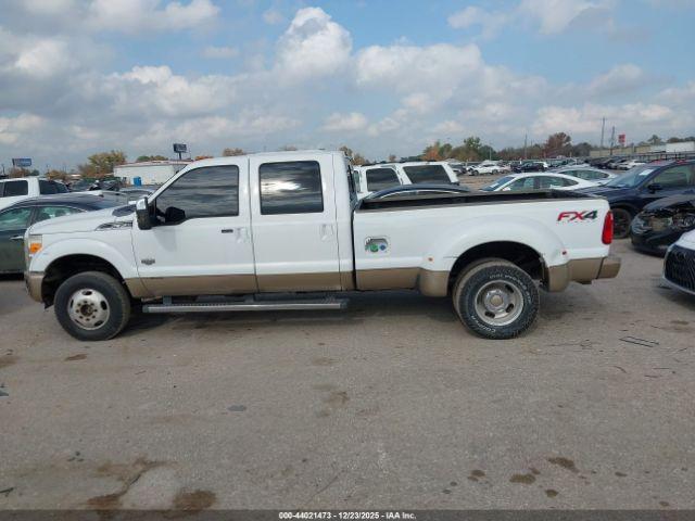 Ford F-350 Lariat Image 13