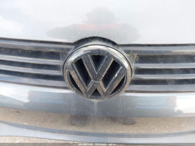 Volkswagen Jetta 2.0l S Image 9