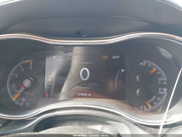 Jeep Grand Cherokee Image 12