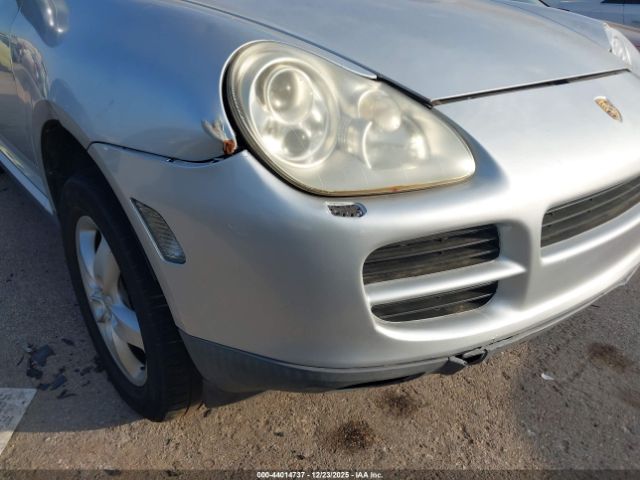 Porsche Cayenne S Image 8