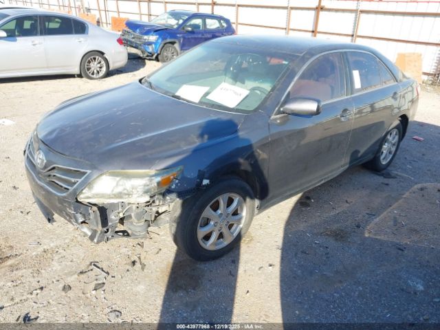 Toyota Camry Le Image 5