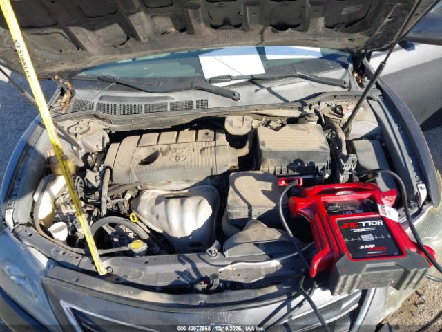 Toyota Camry Le Image 11