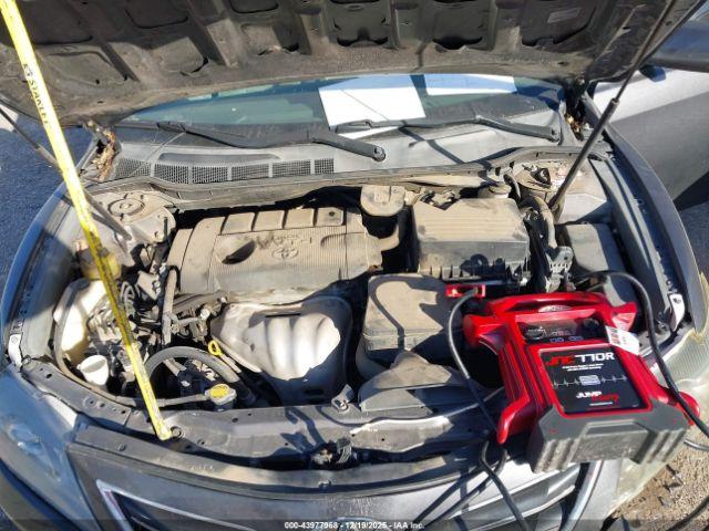 Toyota Camry Le Image 11