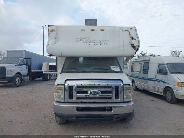 Ford E-350 Image 13