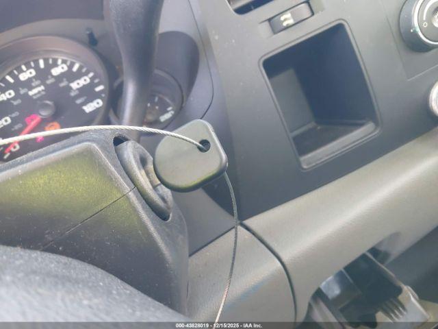 Chevrolet Silverado 1500 Work Truck Image 3