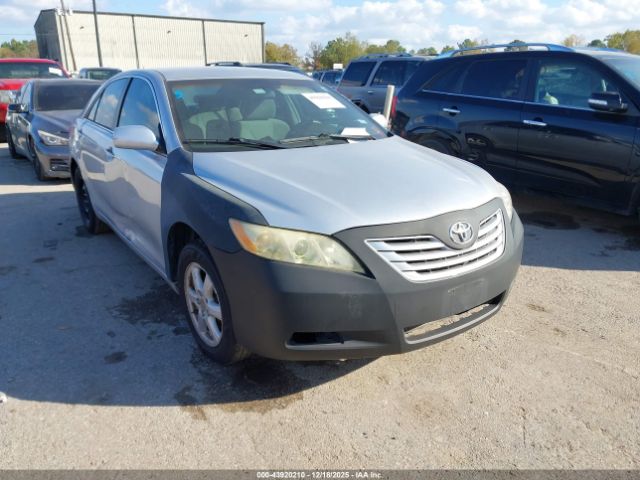 Toyota Camry Le Image 1