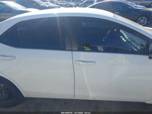 Toyota Corolla Le Image 12