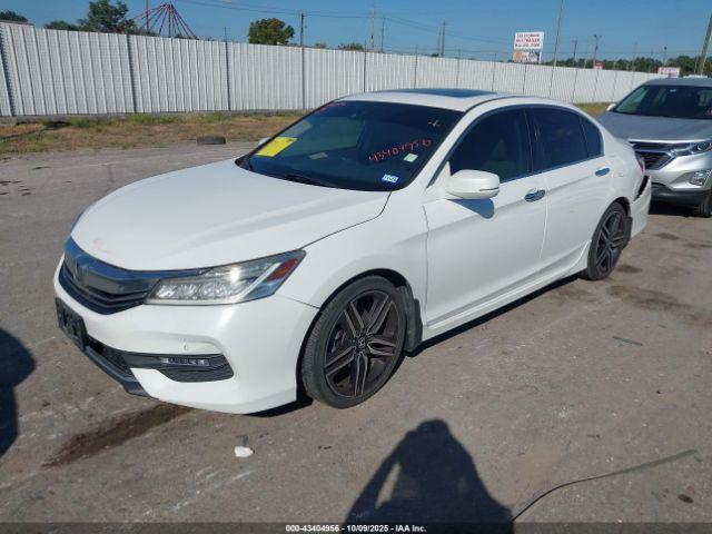 Honda Accord Touring Image 2