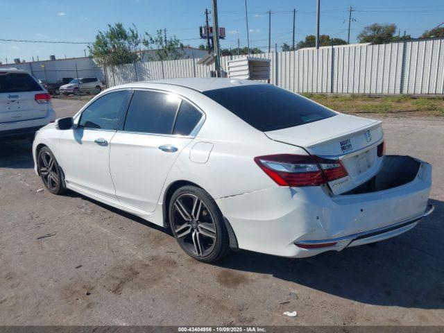 Honda Accord Touring Image 16