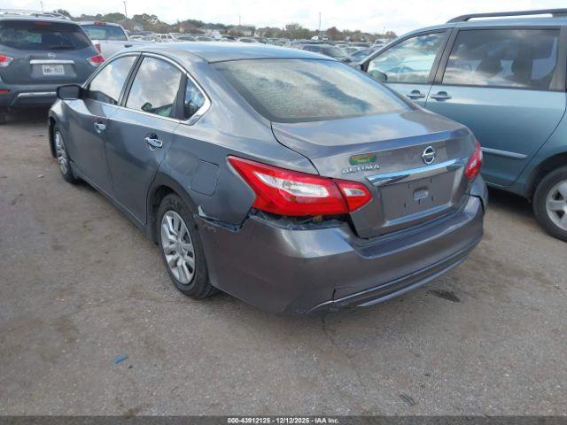 Nissan Altima 2.5 S Image 2