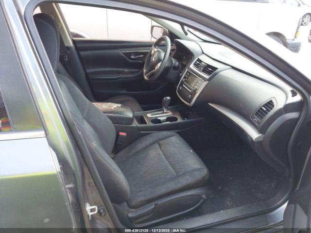 Nissan Altima 2.5 S Image 12