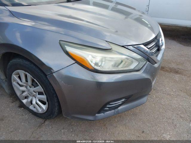 Nissan Altima 2.5 S Image 10