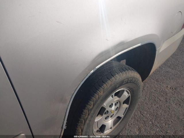 Chevrolet Suburban 1500 Lt Image 2