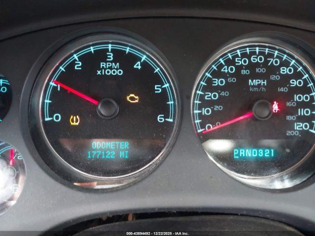 Chevrolet Suburban 1500 Lt Image 4