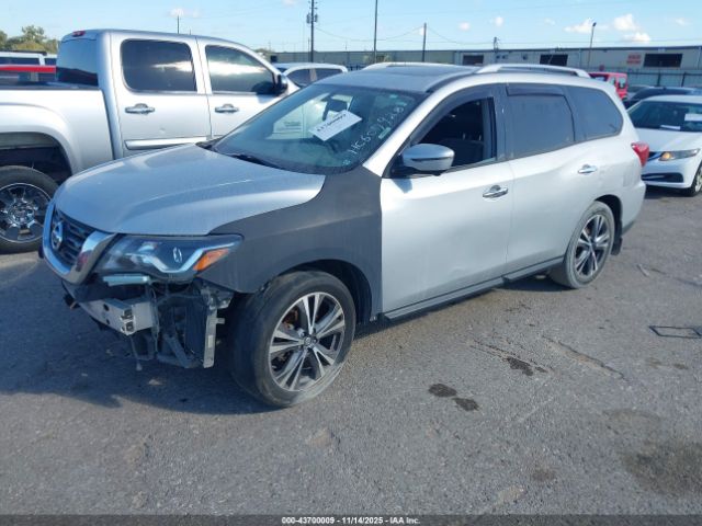 Nissan Pathfinder Platinum Image 6