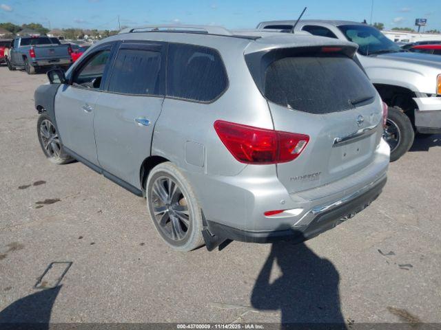 Nissan Pathfinder Platinum Image 5