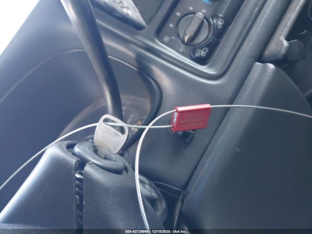 Chevrolet Silverado 1500 Ls Image 13