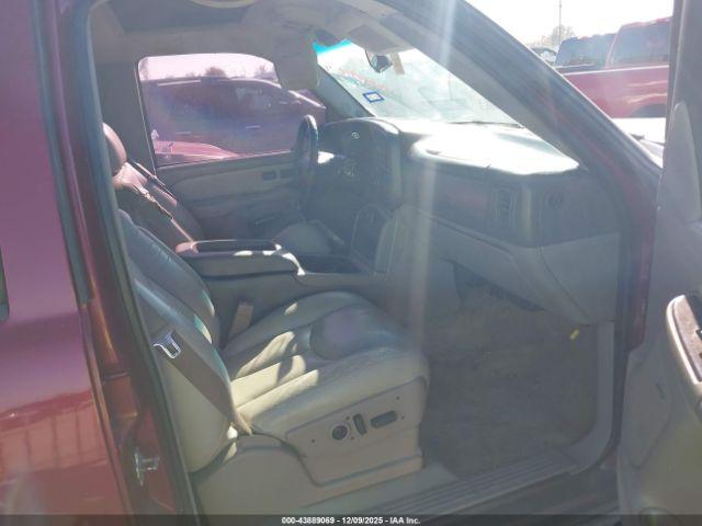 Chevrolet Suburban 1500 Z71 Image 11