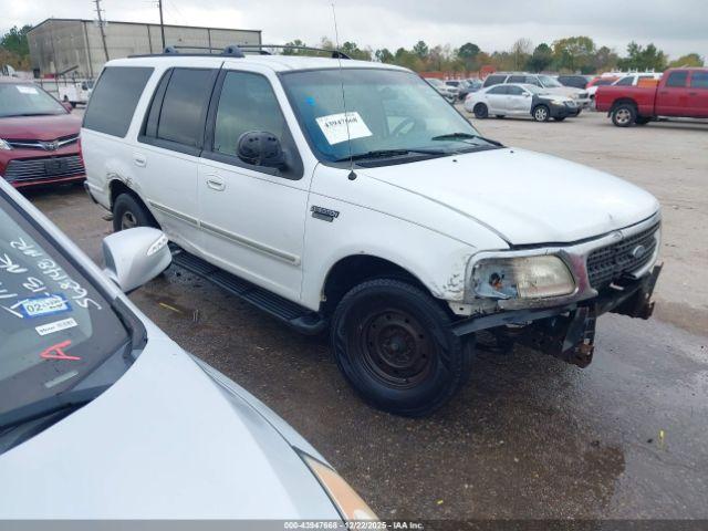  Salvage Ford Expedition