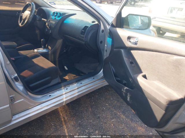 Nissan Altima 2.5 S Image 4